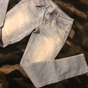 American eagle light wash skinny jegging